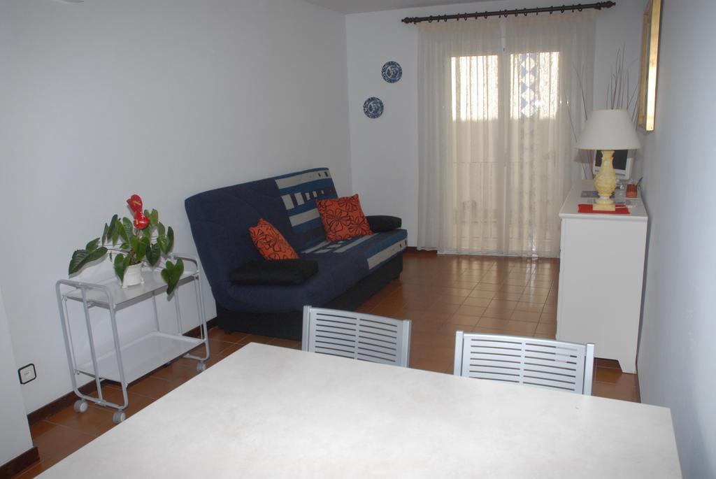 Apartaments Bonaventura 7 Sitges Bagian luar foto