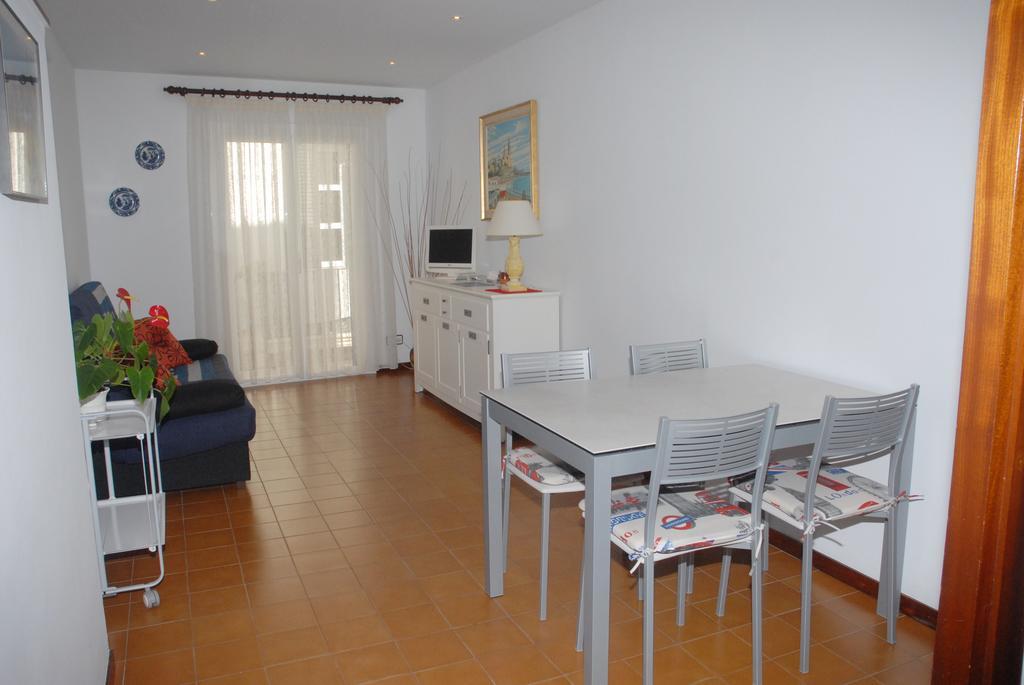 Apartaments Bonaventura 7 Sitges Bagian luar foto